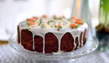 Can Cats Eat Carrot Cake
